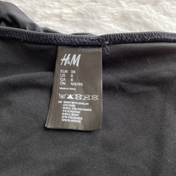 NWOT H&M black low rise bikini bottoms in Size 8 - Picture 9 of 9